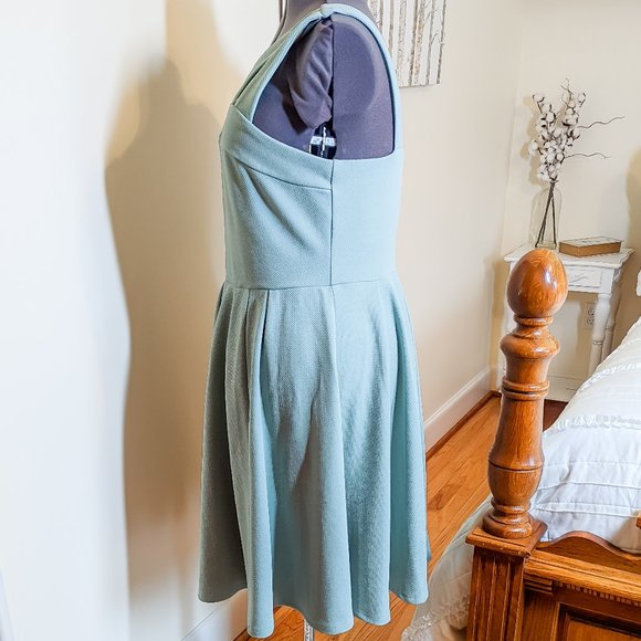 ~*NWT Torrid Sage Green Textured Crossfront Skater Dress - Size 2X - Picture 2 of 13